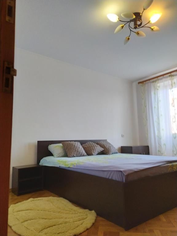 Апартаменты Comfortable apartments in centre with 3 bedrooms Ровно-20